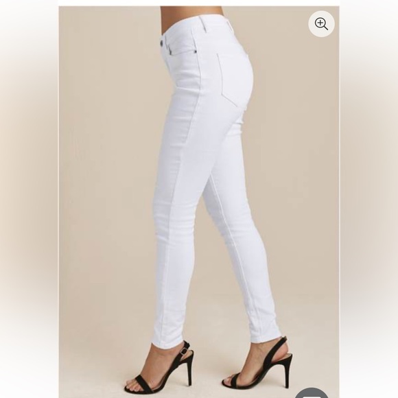 Venus White Jeans - Picture 3 of 6